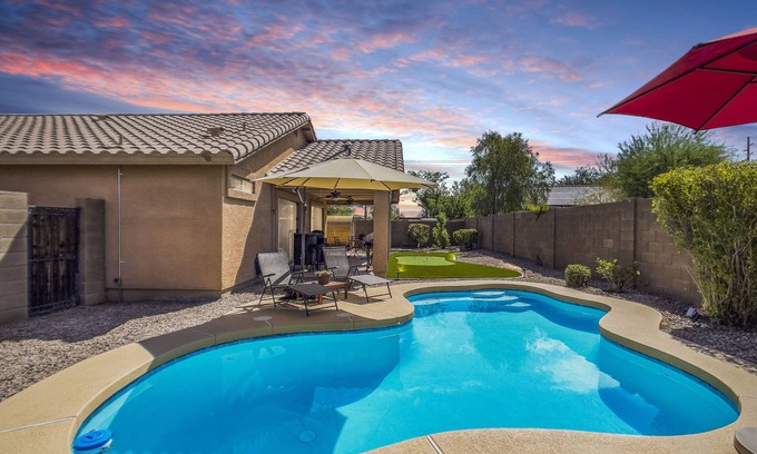 South Mountain Maison | Western vibe 3 BR home with heated pool and sauna