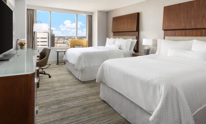 Downtown Long Beach Hôtel | Westin Long Beach | 2 Double Beds | Near Shoreline Village