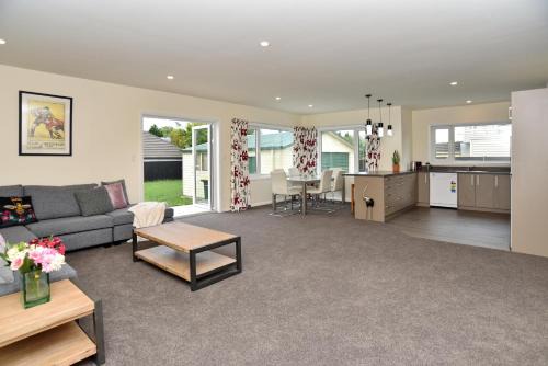 Saint Albans Maison | Weston Villa - Spacious & family Friendly - Bookahome