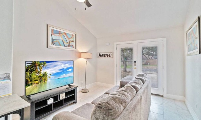Whispering Oaks Maison | WeWelcome you to our Suburban Luxury Apartment