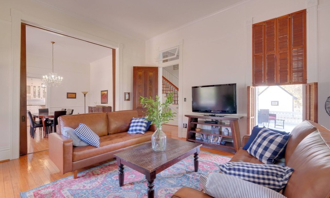 Columbus Maison | WFH Friendly: Abode w/ Balcony in Columbus!