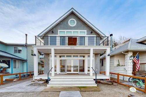 Langley Maison | Whale Walk Retreat