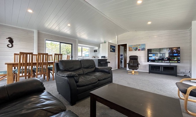 Whangapoua Maison | Whangapoua - 2mins walk to beach