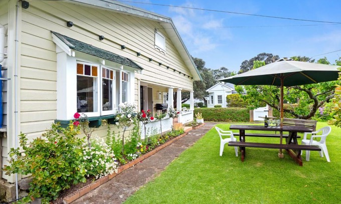 Thames Maison | Whare Nui on Rennie - Thames Holiday Home