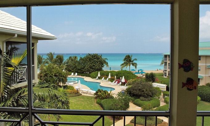 Seven Mile Beach Copropriété | Quelle vue!--Enjoy Ce condominium de luxe situé sur Seven Mile Beach
