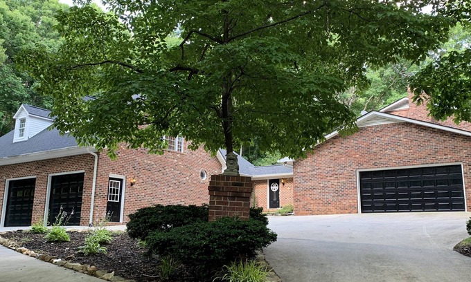 Randleman Appartement | What If Randleman, NC En Suite Room in Private Home close to NC Zoo & the Triad!