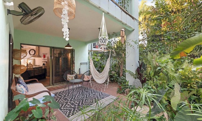 Larrakeyah Appartement | Where Enchanted Garden meets Tropical Paradise