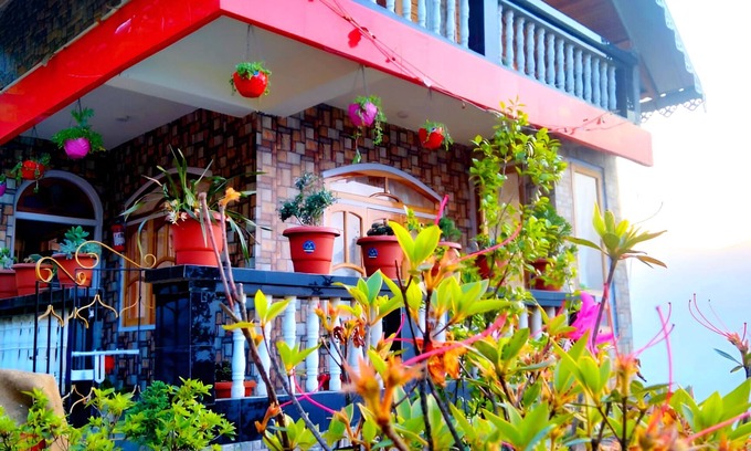 Darjeeling Chalet De Ski | Where mountains meet hospitality: Welcome to Solitude in Himalayas