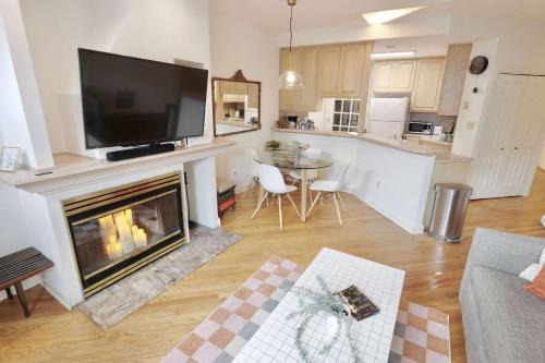 Washington Maison | Whimsical Cottage in Eastern Market