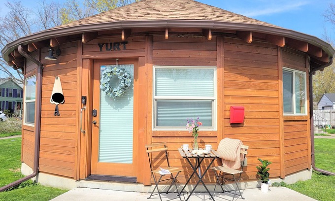Tonawanda Cottage | Yourte lunatique sur la rivière Niagara / Falls et Buffalo