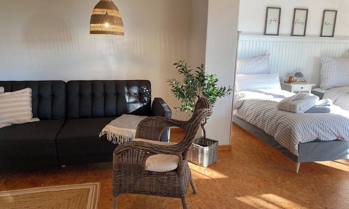 Westerheim Appartement | Whirlpool, terrace & country house style - dream vacation apartment on the Alb