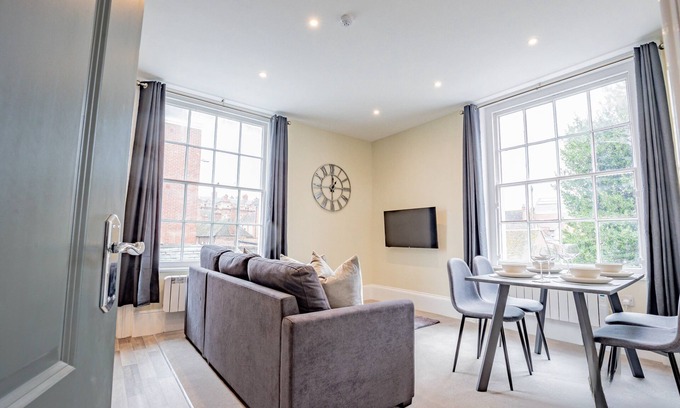 Worcester Appartement | WhiskAwayHomes Shaw Street Apartment 5