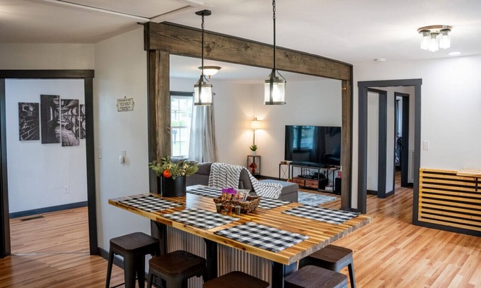 Tullahoma Maison | Whiskey Trails Cottage