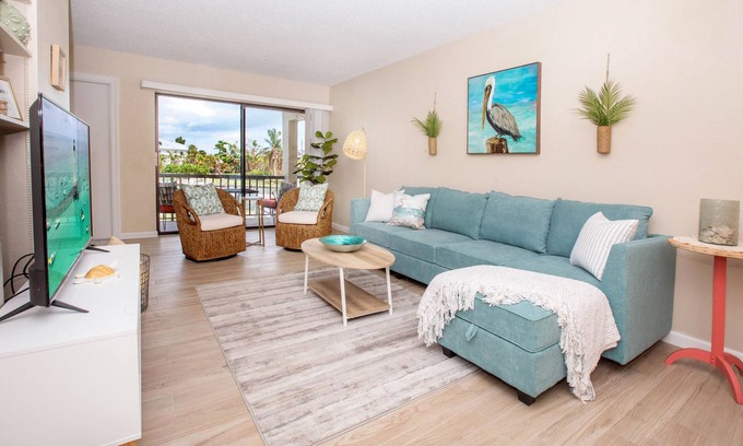 Shell Harbor Copropriété | Whispering Palms- Waterfront Condo on Sanibel Island