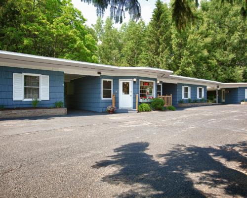 Sennett Hôtel | Whispering Winds Motel