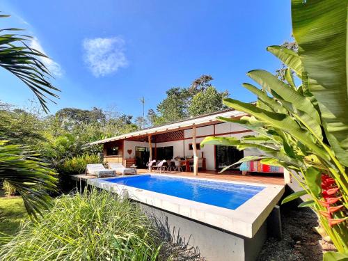 Cahuita Maison | Whispering Wisdom, 3 Bed with Pool, Steps to Beach