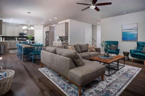Aloha Maison | Whispering Woods