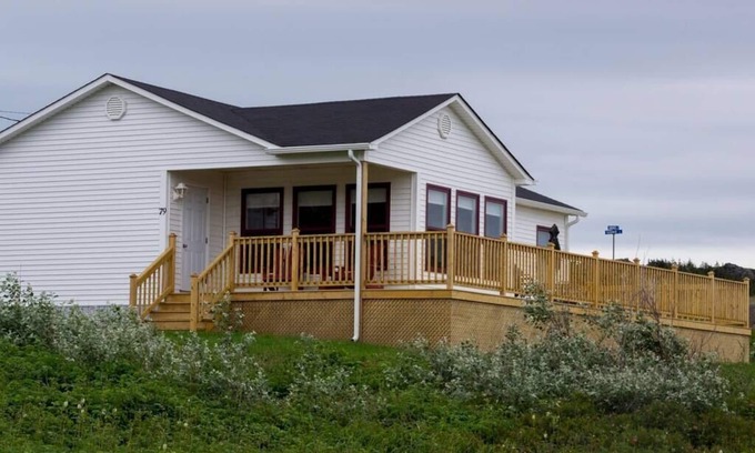 Newfoundland Maison | Spectacular Ocean View Bungalow