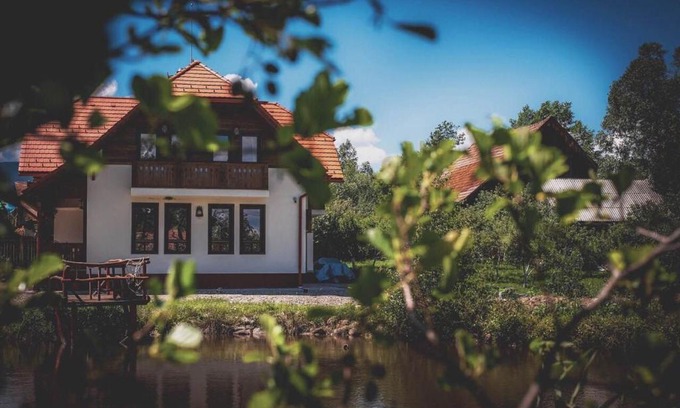 Siculeni Maison | White Dove Pension