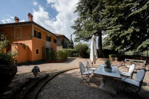 Rocca di Papa Villa | White Elegant and Charming Country House near Rome
