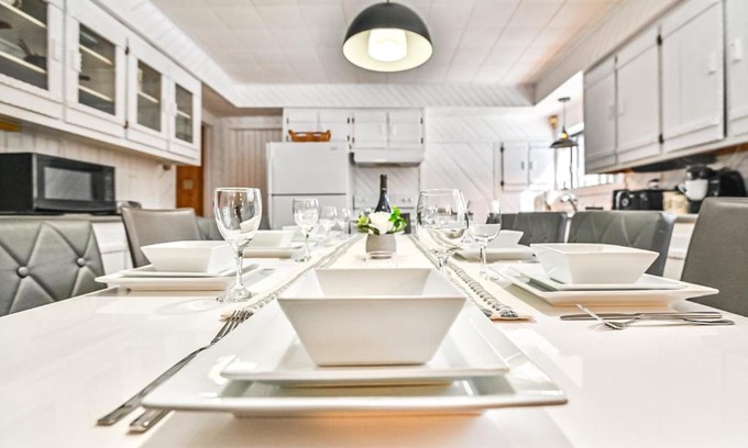 Saint Come Maison | White Fox Haven
