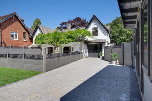 Boscombe Maison | White House by the sea