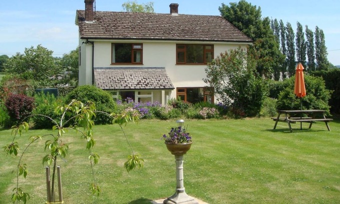 New Radnor Maison | Un charmant cottage détaché du début du 19ème siècle, situé dans des jardins clos dans une ferme