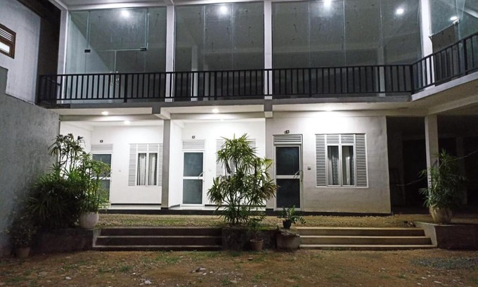 Galle Maison | WHITE HOUSE