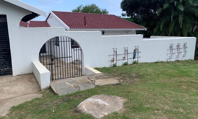 Scottburgh South Maison | White House lodge in Scotburgh