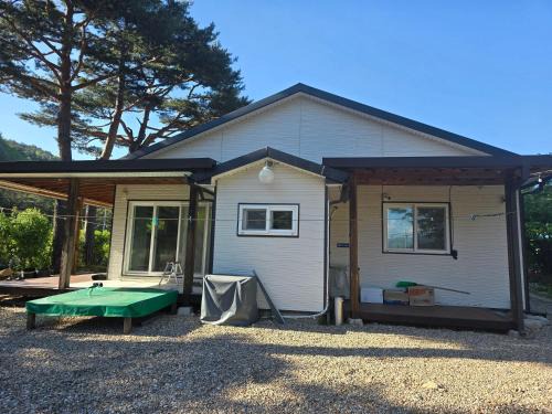 Jinbu Maison | White House Pension