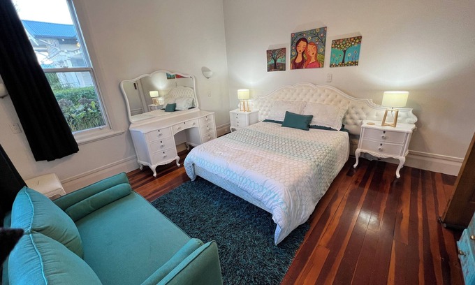 Epsom Lit Et Petit-Déjeuner | LA CASA BONITA AUCKLAND CHAMBRE LIT QUEEN BLANC