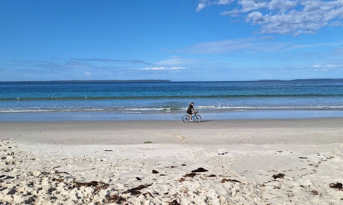 Callala Bay Maison | White Sandy Beach, Hot Spa, Fire pit, Outdoor living Area, Trampoline & more