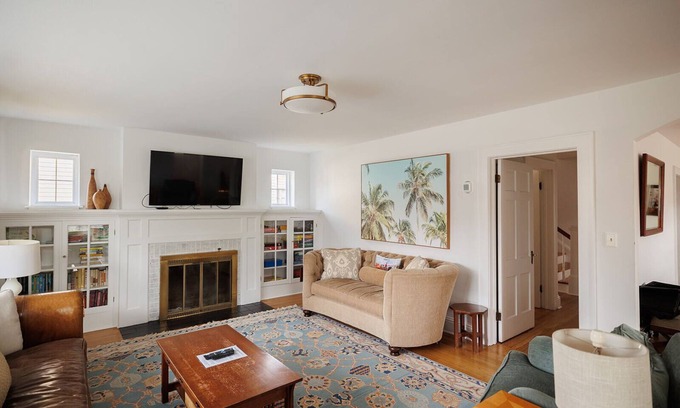 White Sulphur Springs Maison | White Sulphur Springs Downtown Home