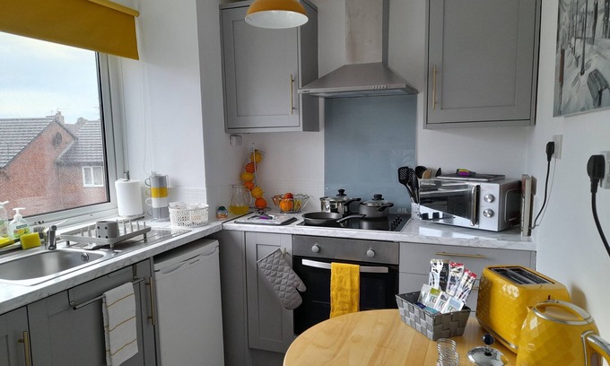 North Bitchburn Appartement | Whole Apartment With Balcony, Breakfast & Parking