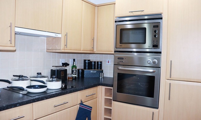 Birmingham Appartement | Whole Flat - 2BR/Contractors/Professionals/ULEZ Free/Parking/B'ham City 10 Mins