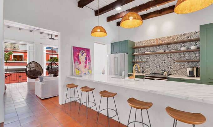 San Francisco Chalet De Ski | Whole Home with Lush Patio in Heart of OSJ