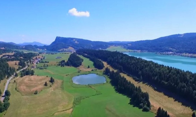 Les Charbonnieres Maison | Whole house 2 self-contained apartments 5 beds 5 parking 3 lakes Vallée de Joux