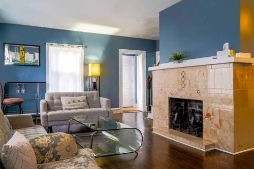 Maywood Maison | Whole house near city with private parking