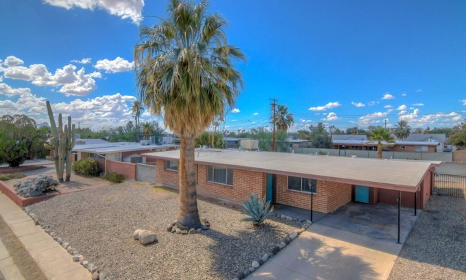Casas Adobes Maison | Whole house with private pool- a desert oasis in Northwest Tucson!