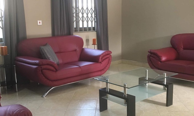 Mallam Maison | Pourquoi partager quand vous pouvez tout avoir pour vous dans cette belle maison nommée