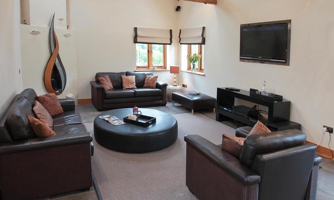 Nuthurst Maison | Whytings Stud Barn 1
