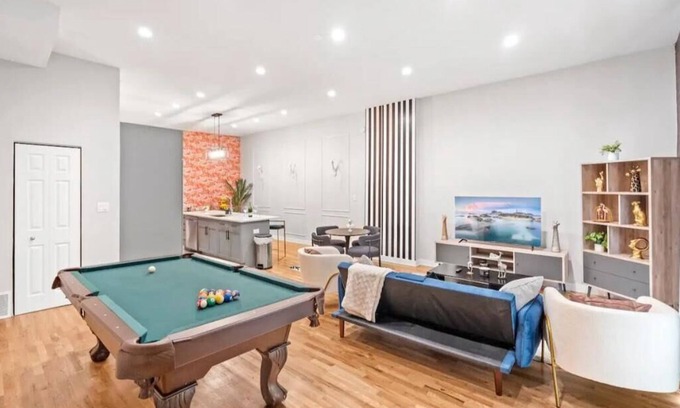 Bucktown Appartement | Wicker Park-AMENITIES,FREE WINE BOTTLE, LAUNDRY IN-UNIT, 2BDRM, POOL TABLE,+MORE