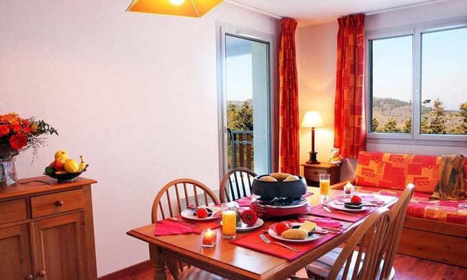 Ax-les-Thermes Appartement | Wifi, 100m du centre station, remise en forme, piscine, sauna, casier à ski, 37m², Ax-Les-Thermes