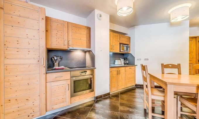 Les Almes Appartement | Wifi, 2ème étage, terrasse, parking, télévision, casier à ski, 59m², Tignes