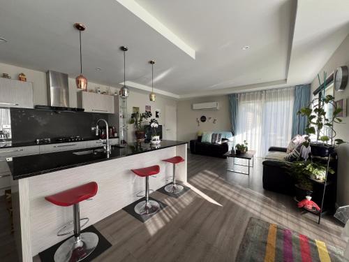 Halswell Maison | Wigram sunny quiet home