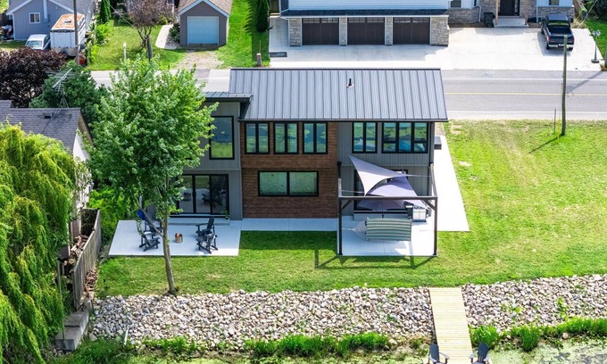 Kingsville Maison | Wild Goose Landing- Located near local wineries and breweries