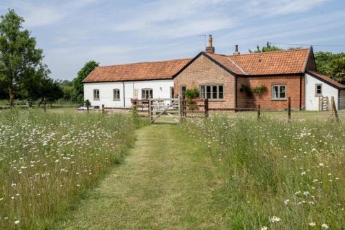 Postwick with Witton Maison | Wild Meadow Cottage