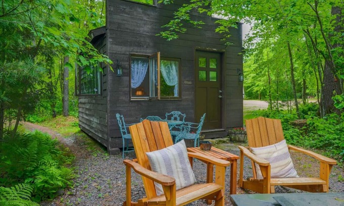 Pine City Maison | Wild West Tiny Hotel in nature with breakfast,spa!