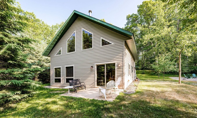McGregor Cabine | Wilderness Cabin - Nature Retreat in Peaceful Woods near Big Sandy Lake
