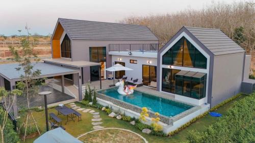 Pong Ta Long Villa | WildWildWest Pool Villa Khaoyai